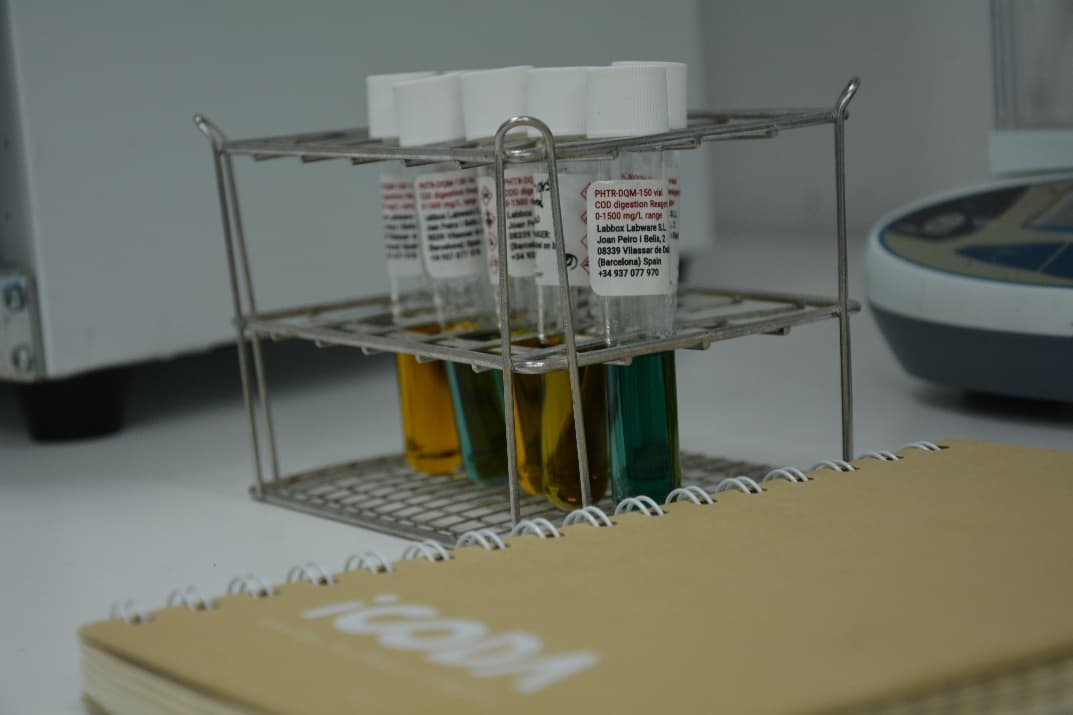 Viales de digestión para la determinación de DQO en el laboratorio de iCODA